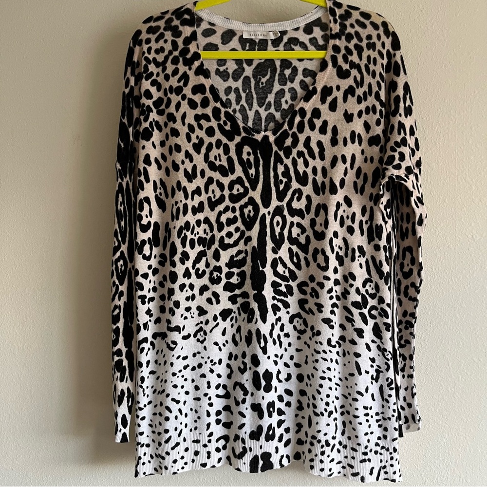 Ellison Linen blend Black and cream Animal Print side vents sweater Top size L